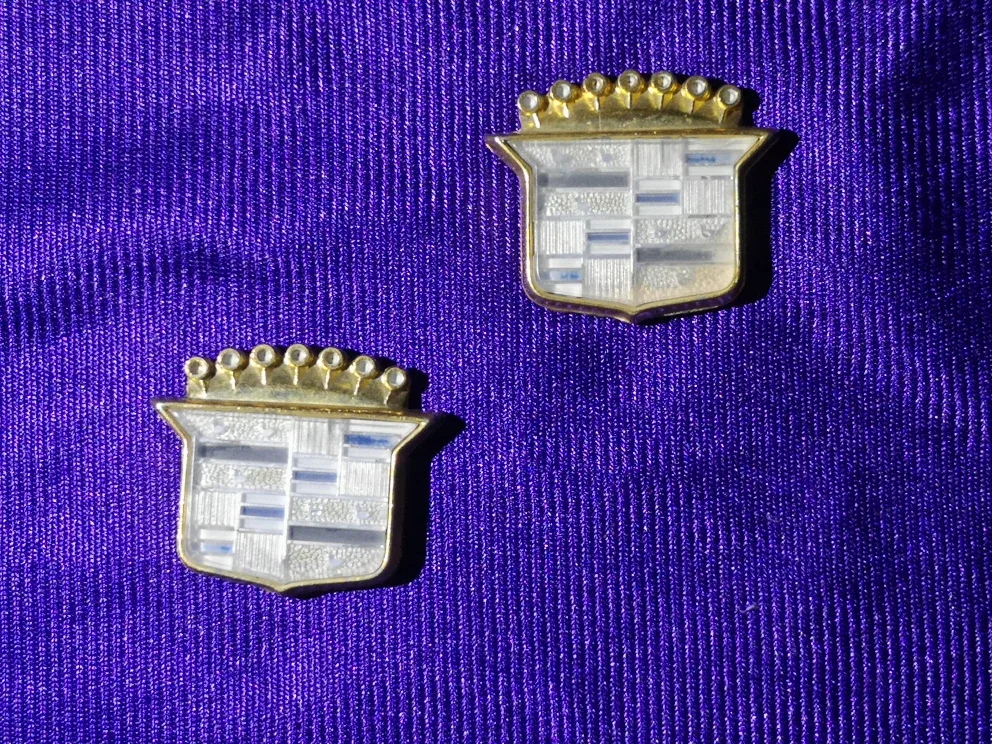 Cadillac Logos, Badges, Ornaments, Emblems image indicator(4)