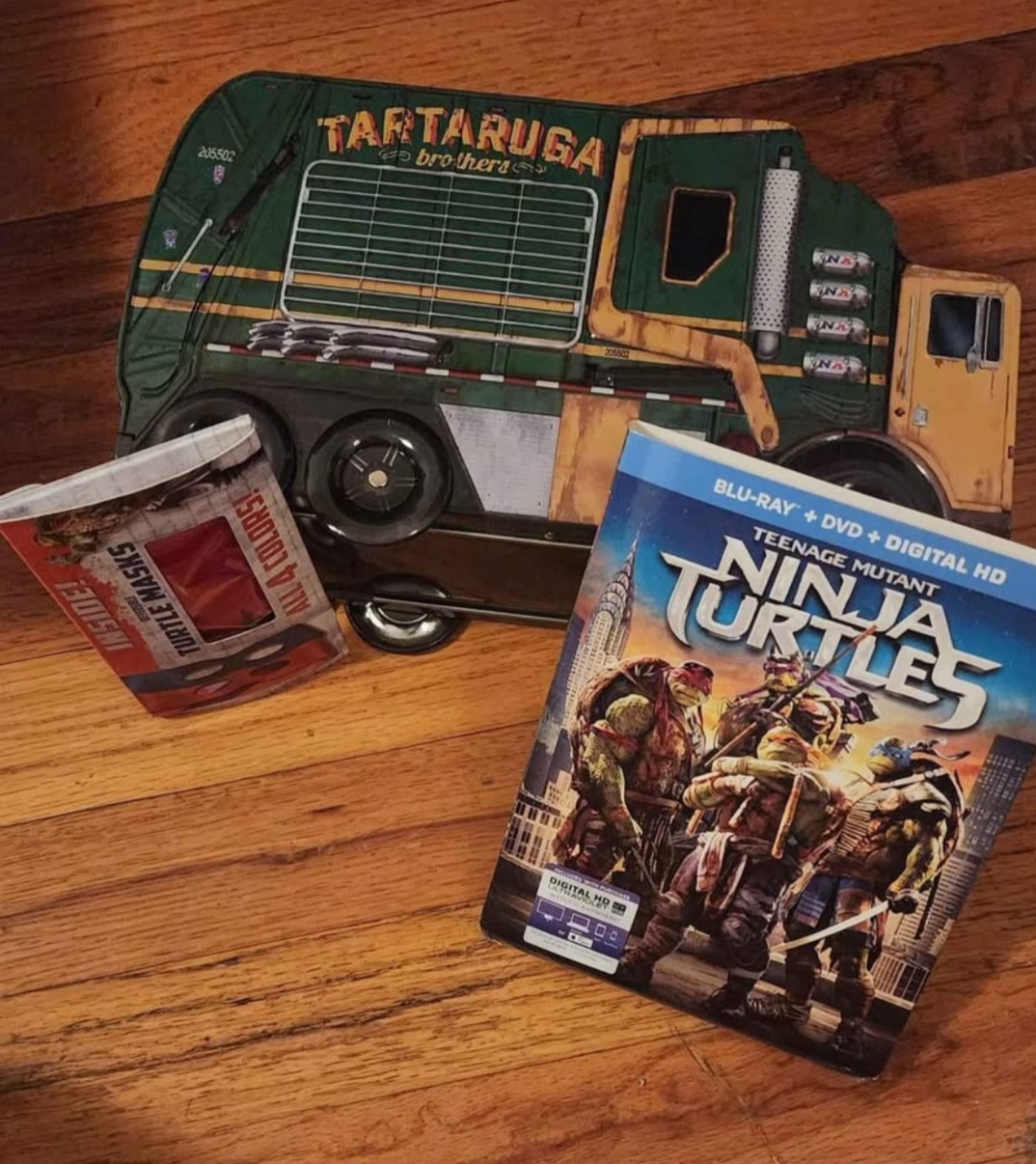 Teenage Mutant Ninja Turtles Movie, Masks & Lunchbox