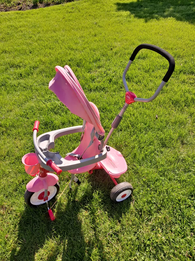 Radio Flyer Pink Steer & Stroll Trike thumbnail
