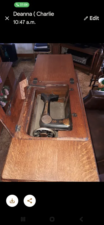 Antique Singer Sewing Machine 1900 image indicator(2)