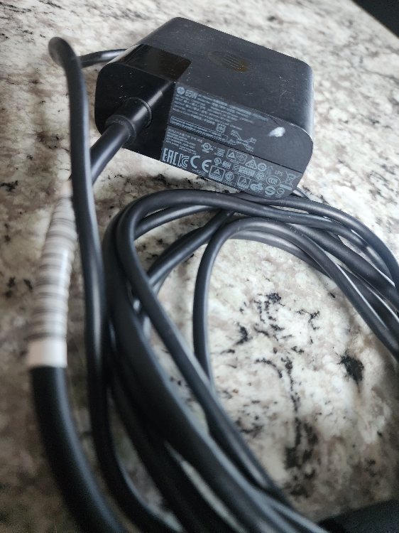 HP Laptop Charger - photo 3