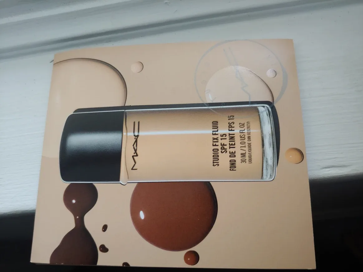 MAC Studio Fix Fluid SPF 15 Foundation SAMPLES thumbnail