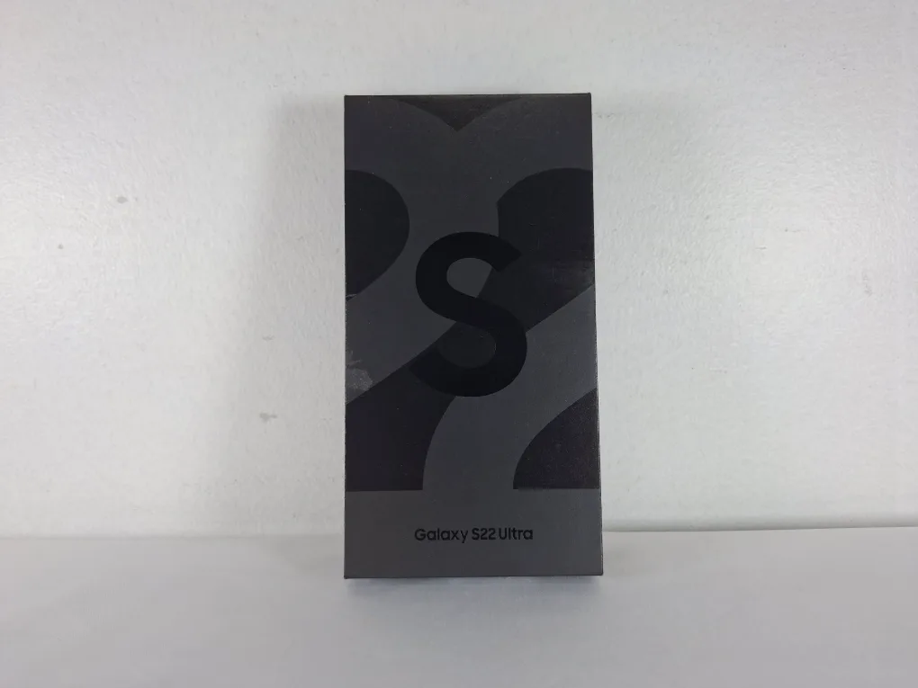 Samsung Galaxy S22 Ultra - Cracked Screen thumbnail