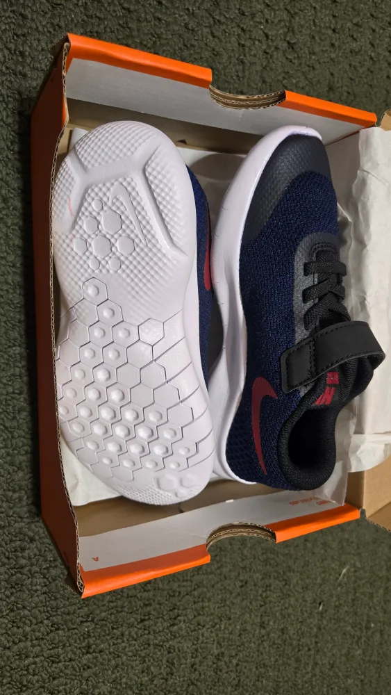Nike Flex Experience RN 7 (PSV) - Size 12C thumbnail