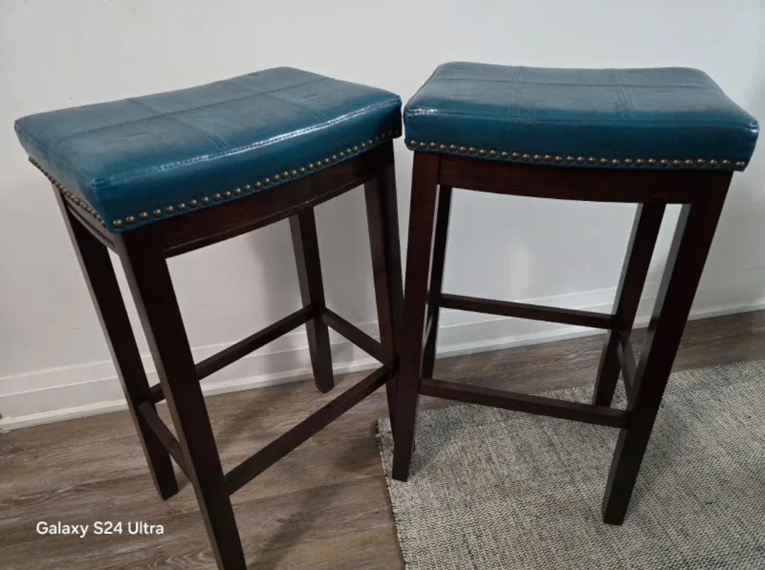 2 Aqua Blue bar stools like new thumbnail