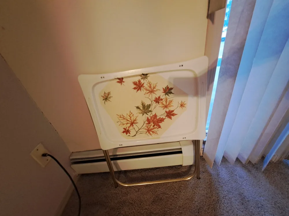 Vintage TV Tray Table with Maple Leaf Design thumbnail
