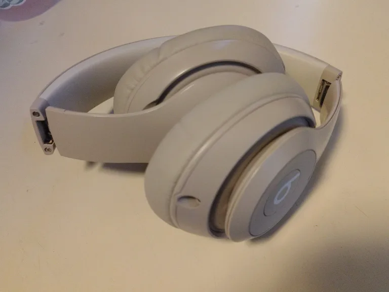 Beats Studio Pro Wireless Headphones image indicator(4)