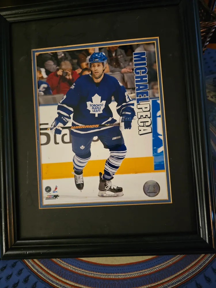 Framed Michael Peca Toronto Maple Leafs Photo thumbnail