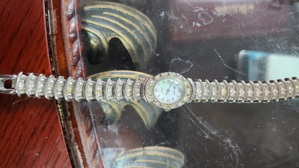 Ladies' Quartz Bracelet Watch image indicator(2)