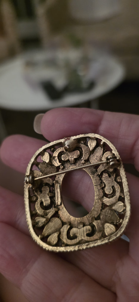 Vintage Gold Tone Brooch - photo 2