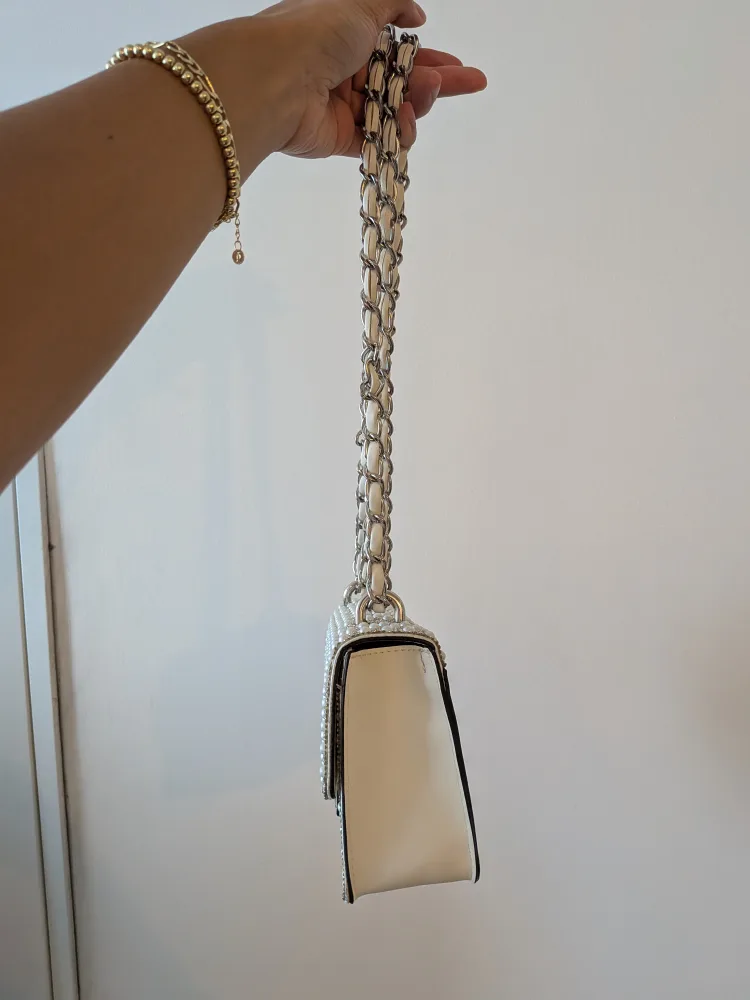 Sparkly Pearl Bag image indicator(3)