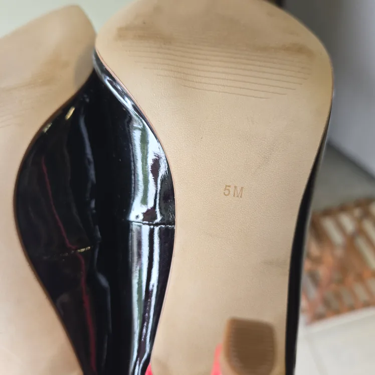 High Heel Pumps - Size 5 image indicator(6)