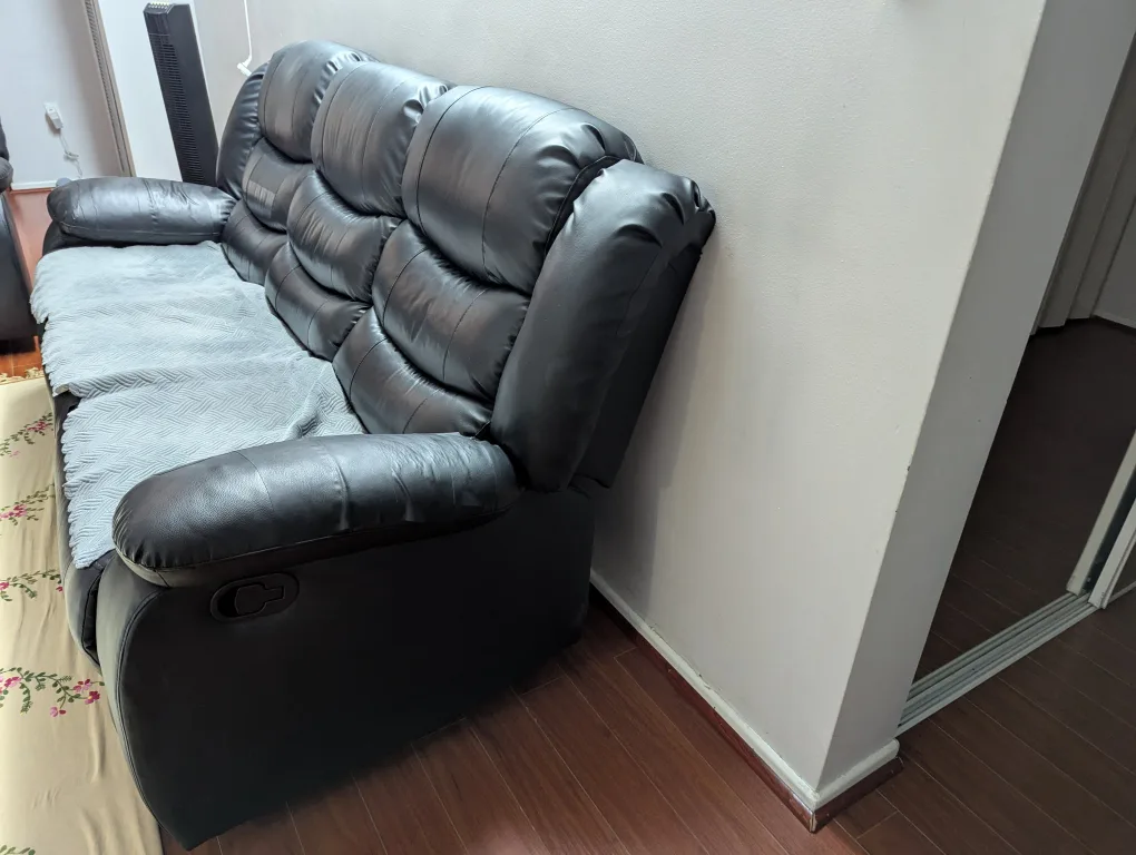 3 seater Black Faux Leather Reclining Sofa image indicator(2)