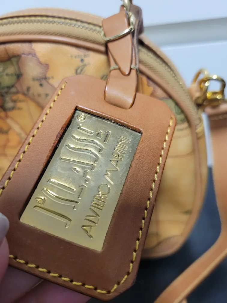 Alviero Martini 1A Classe Geo World Map Round Bag image indicator(2)