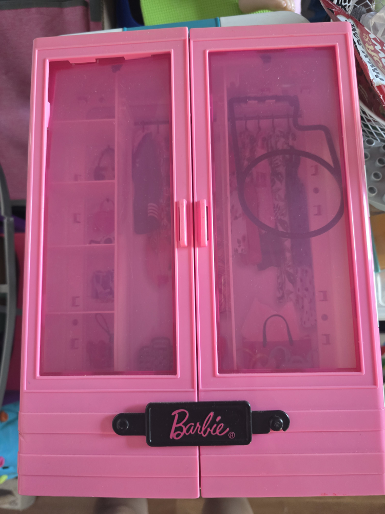 Barbie Pink Toy Wardrobe
