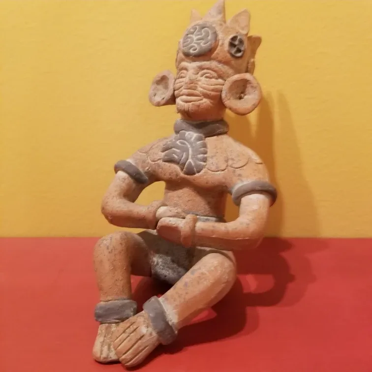 Terracotta Mayan Figurine image indicator(9)