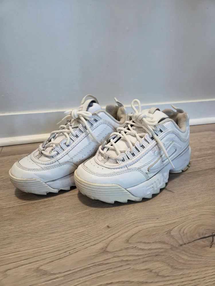 Fila Disruptor Sneakers image indicator(2)