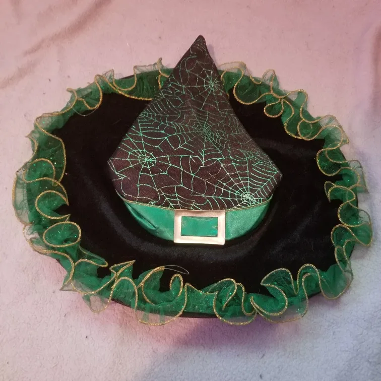 Green & Black Witch Hat thumbnail