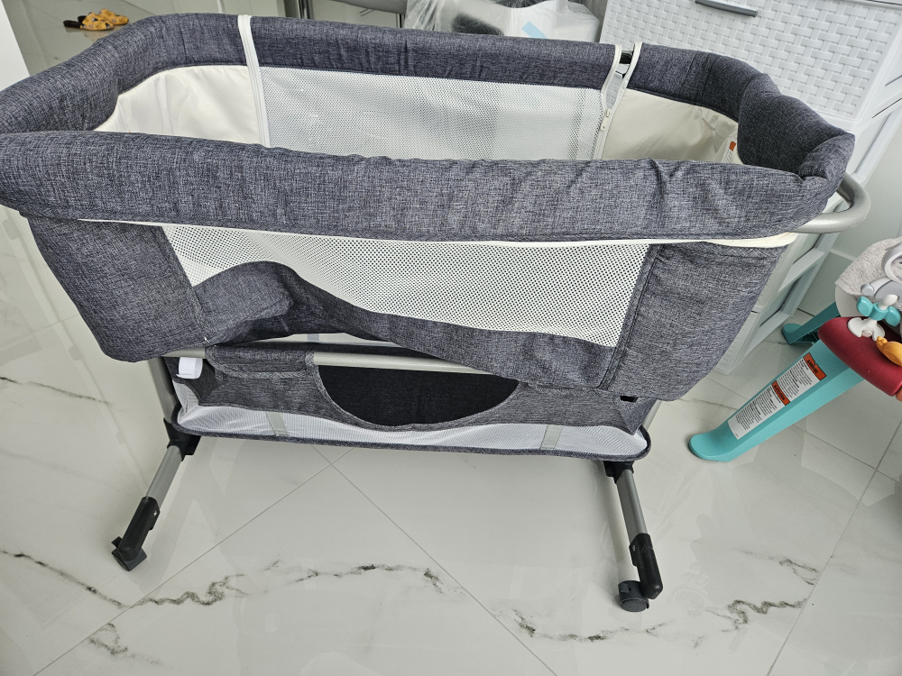 Baby Bassinet - Like New