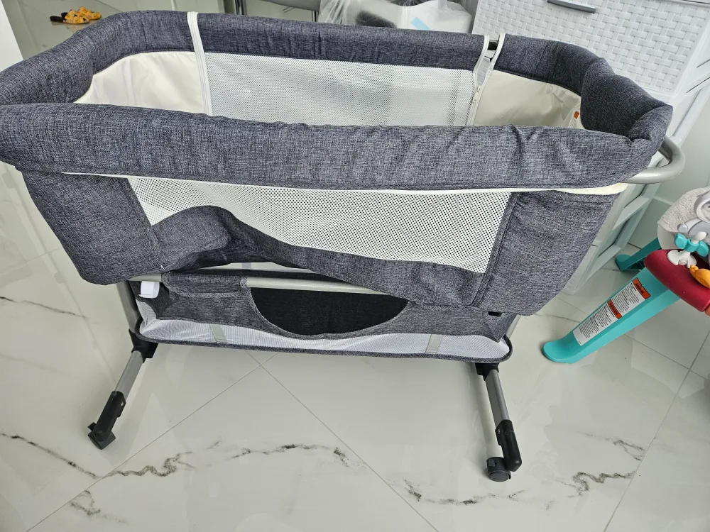 Baby Bassinet - Like New thumbnail