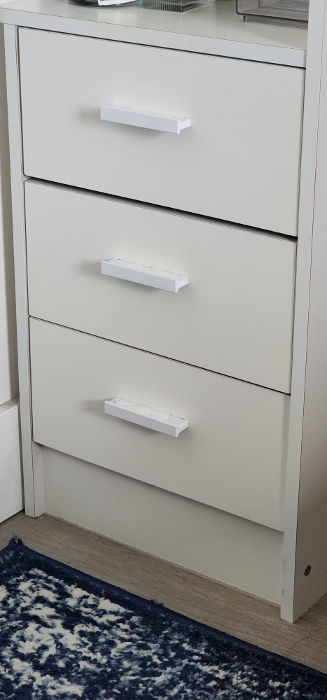 White Vanity Table with Drawers & Light - photo 2