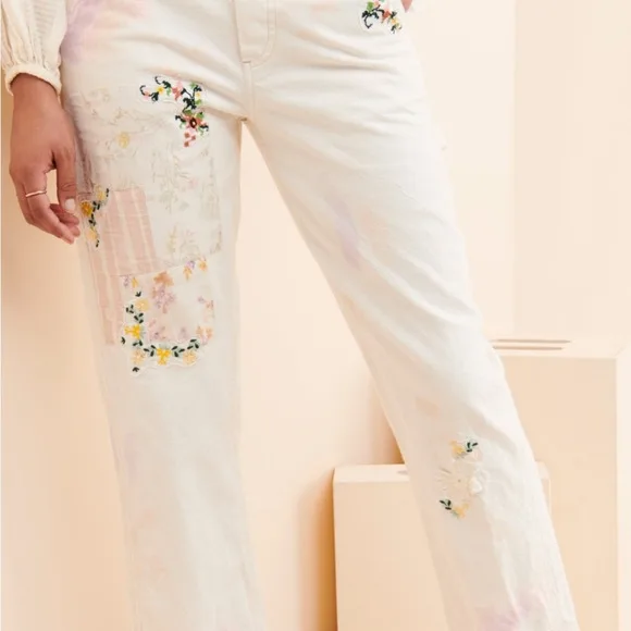 Danier White Jeans image indicator(2)