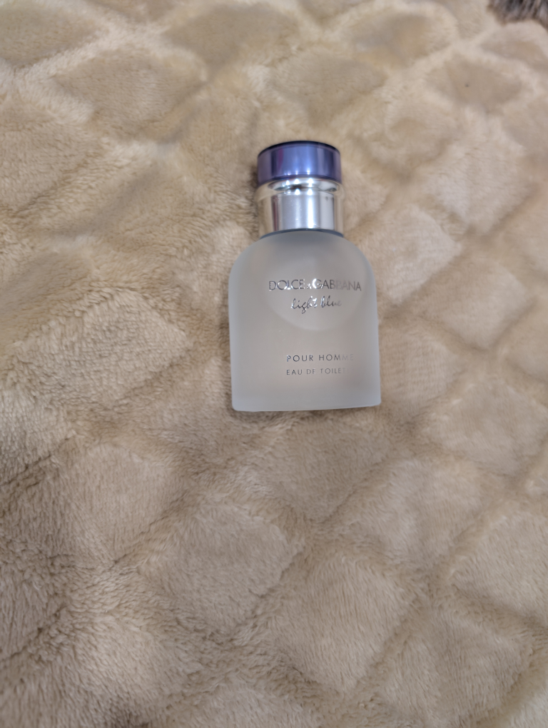 Dolce & Gabbana Beauty Pouch & Light Blue Pour Homme