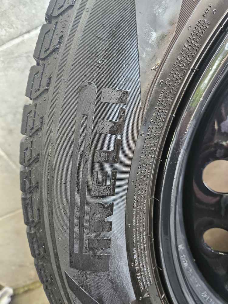 Pirelli Ice Zero  235/60R18 Winter Tire with rims - photo 4