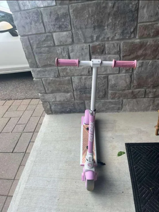 kids Gotrax Electric scooter thumbnail