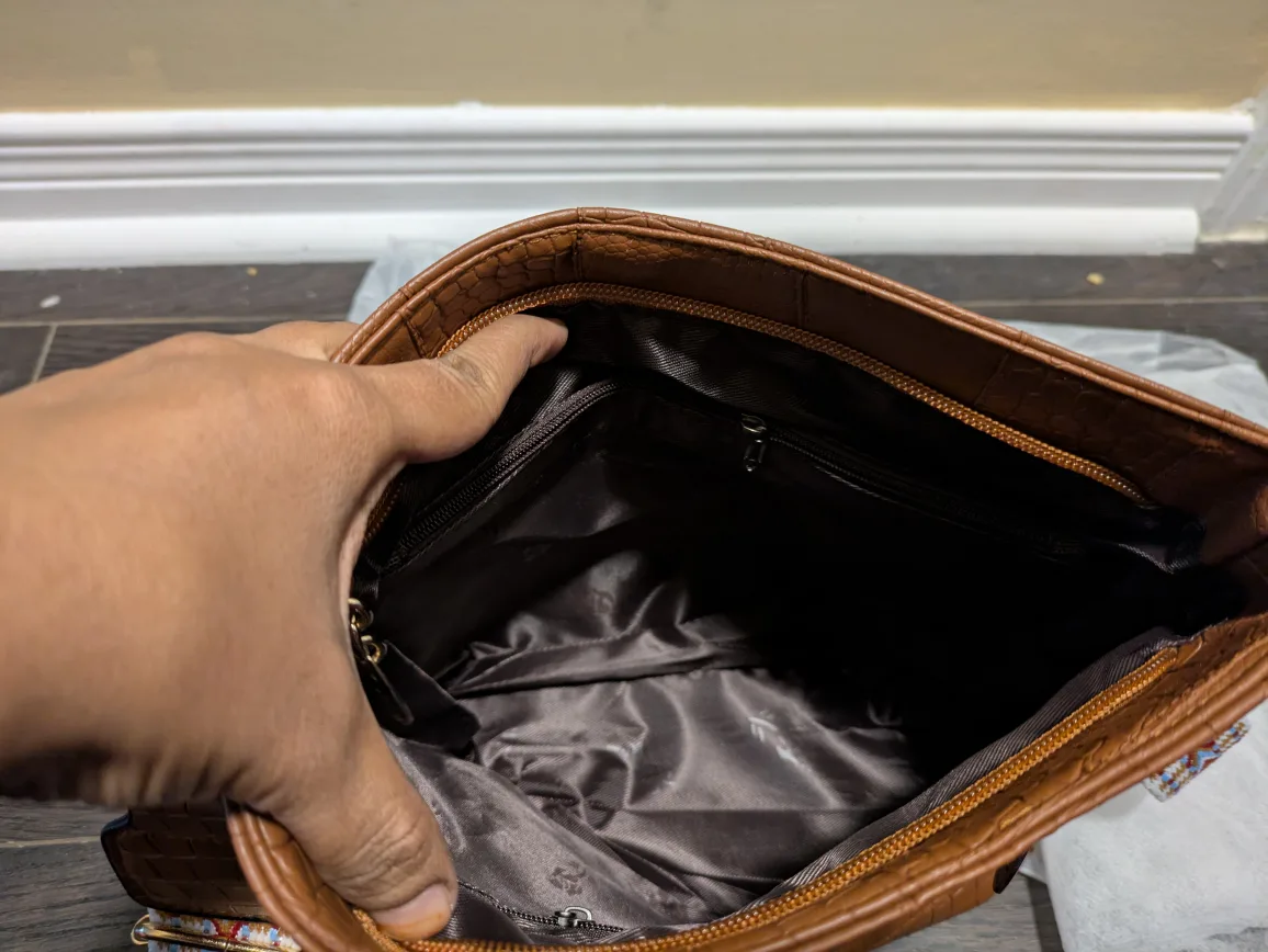 brand new women's stylish crossbody bag image indicator(8)