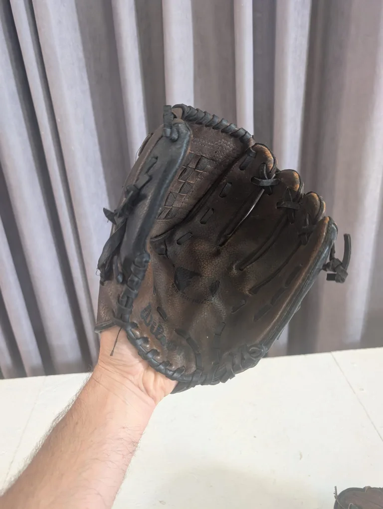 Wilson C2457W Baseball Glove - 11 1/2" thumbnail