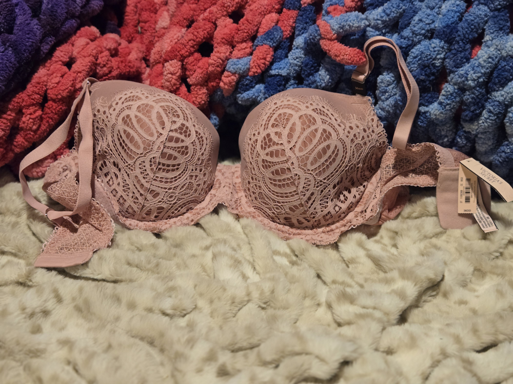 Victoria's Secret Bra - 36DD
