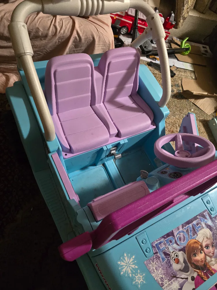 Disney Frozen Jeep Wrangler Ride-On Toy image indicator(3)