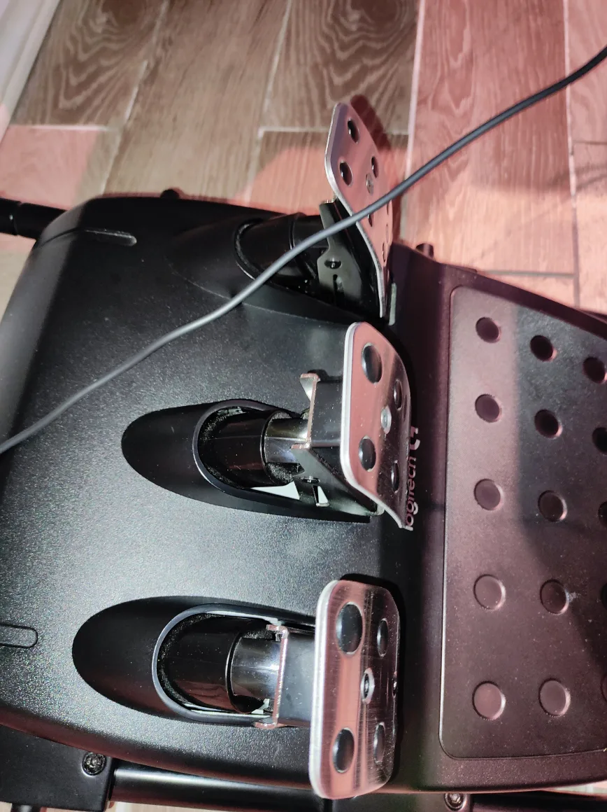 Logitech G920 Racing Wheel & Pedals image indicator(4)