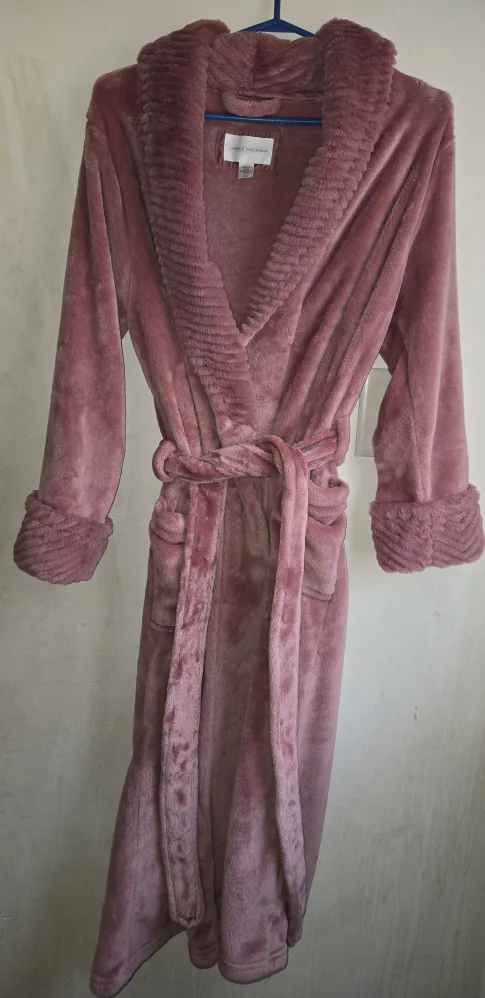 Beautiful, Soft & Plush Robe thumbnail