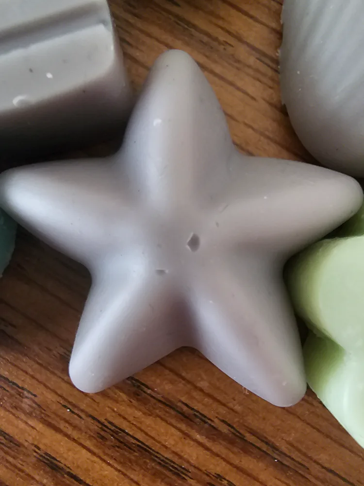 Assorted Wax Melts - Seashells, Hearts, Flowers image indicator(2)