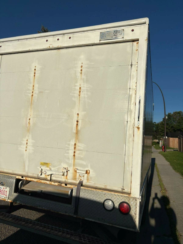 2014 Chevrolet Express Cutaway Box Truck - photo 5