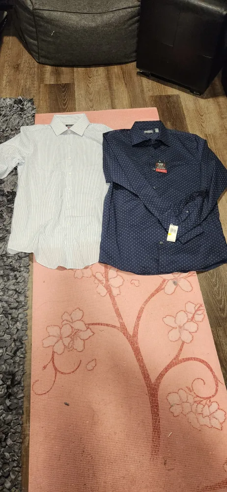 Van Heusen Dress Shirt Size 16-16.5 image indicator(3)