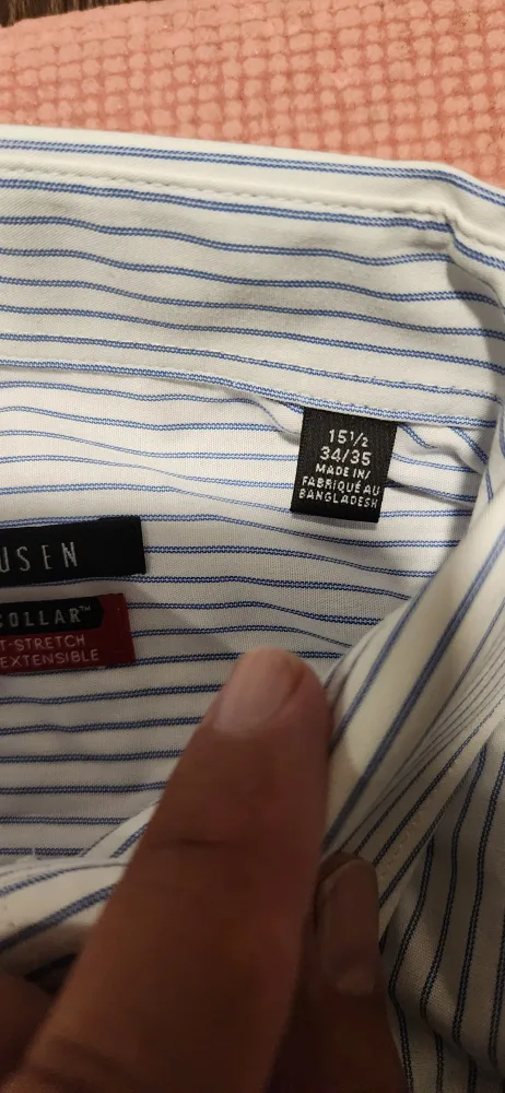 Van Heusen Dress Shirt Size 16-16.5 image indicator(5)