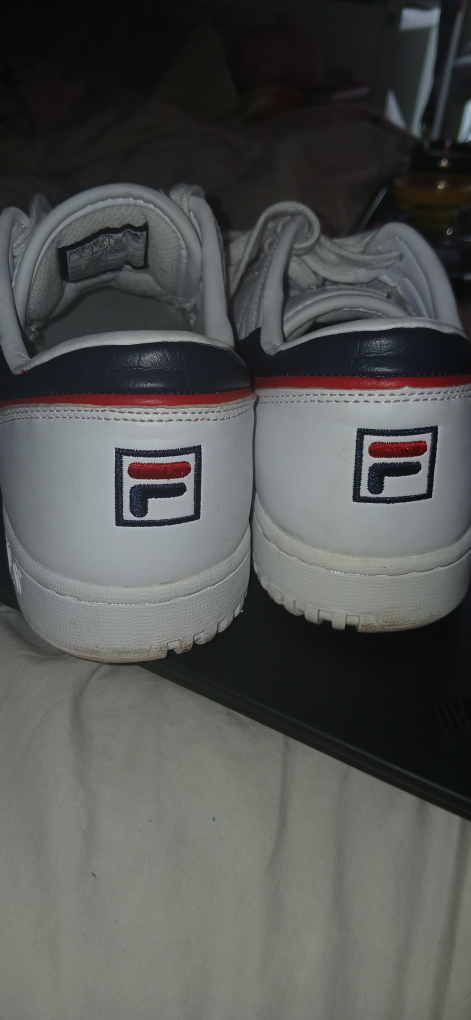 Woman's Fila White Athletic Sneakers US 8 - photo 4