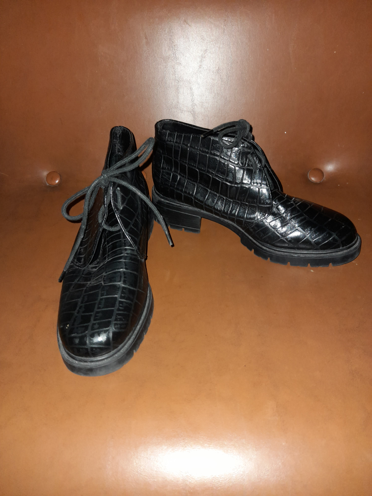Black Ankle Boots with Crocodile Pattern - photo 3
