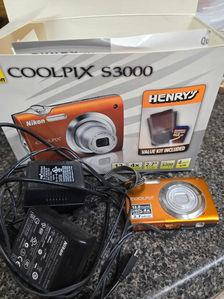 Nikon Coolpix S3000 Orange Digital Camera w/ Box thumbnail