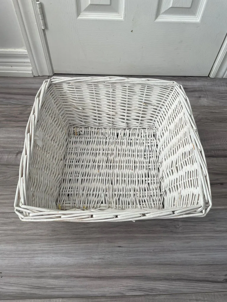 White Wicker Storage Baskets (Set of 3) thumbnail