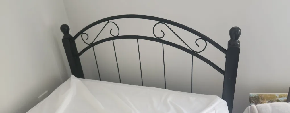Black Metal Bed Frame image indicator(6)