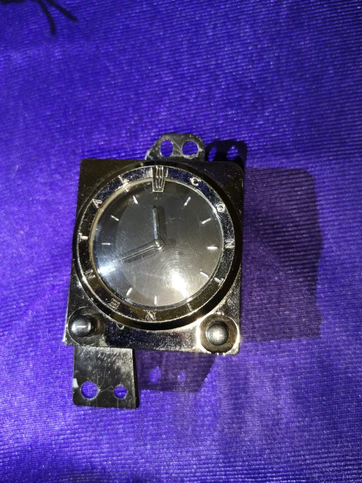 Lincoln Analog Dash Clock thumbnail