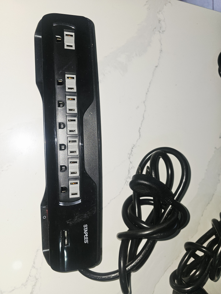 Staples Power Strip Surge Protector