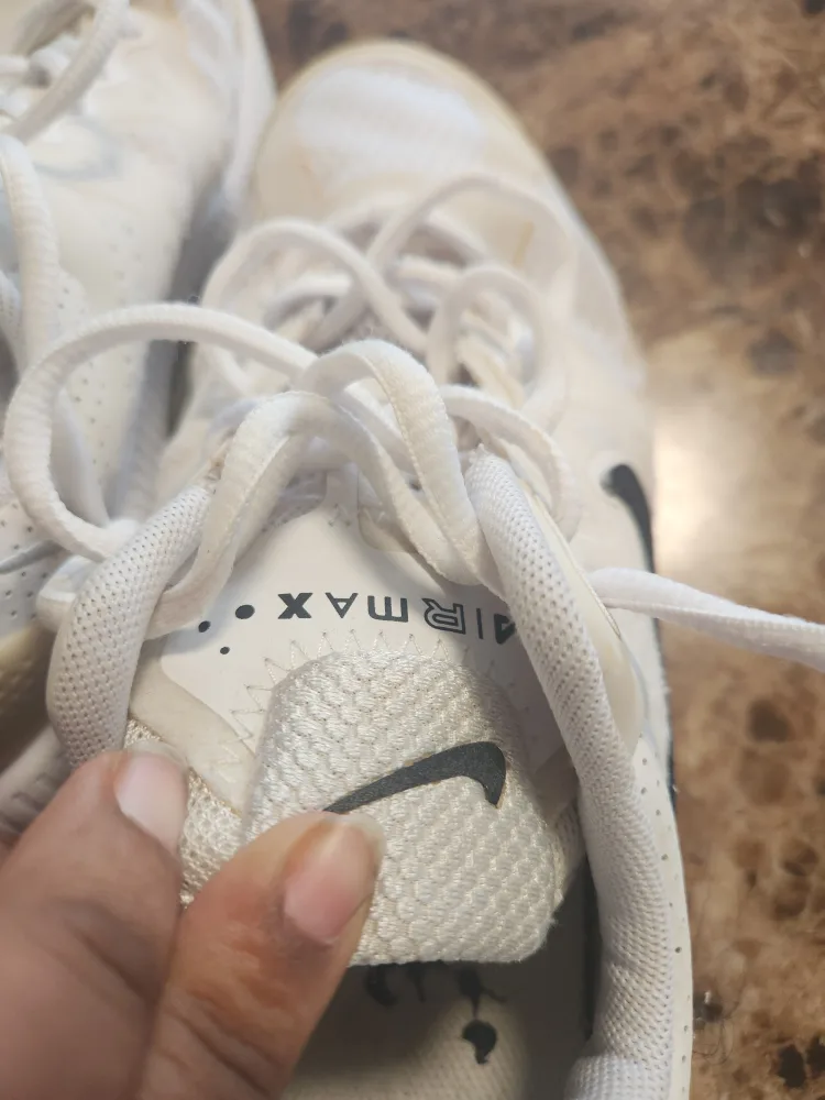 Nike Air Max Youth Size 5Y image indicator(2)