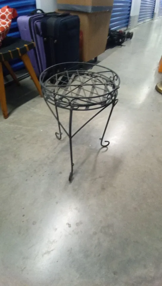 Metal Plant Stand, 22 inches tall thumbnail