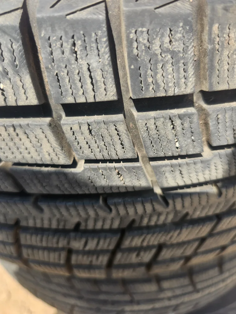 Yokohama IceGuard IG52c 215/55R16 Tires image indicator(6)