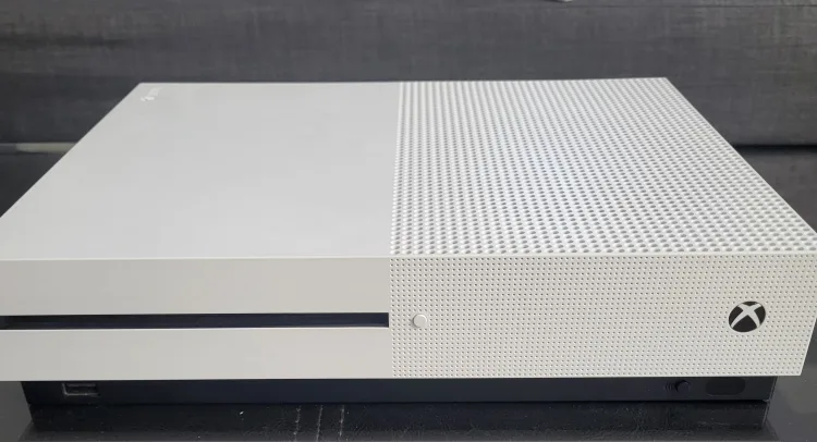 Xbox One S (White - 500GB) Console Only thumbnail